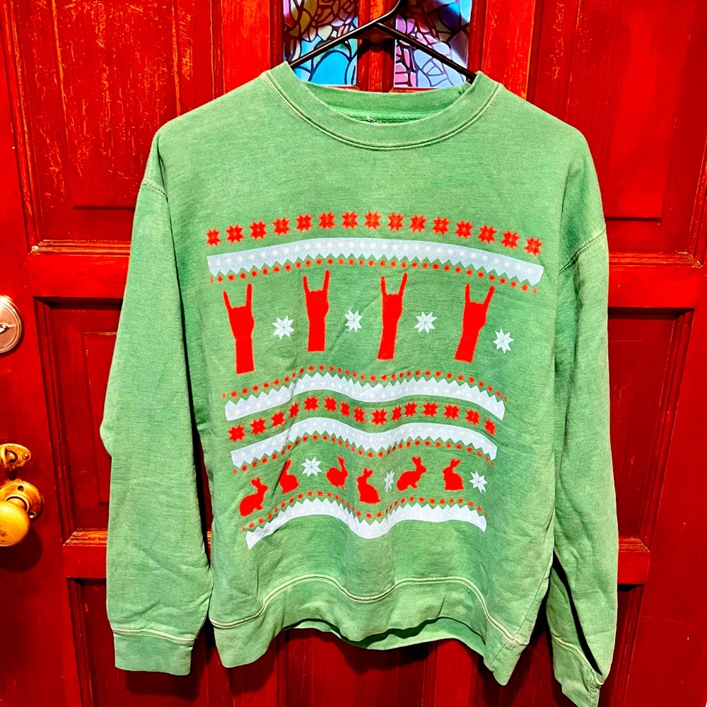 NWOT Women’s Rock Christmas sweatshirt